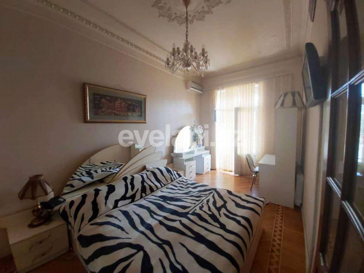 Satılır, köhnə tikili, 2 otaqlı, 60 m², Elmlər Akademiyası m.