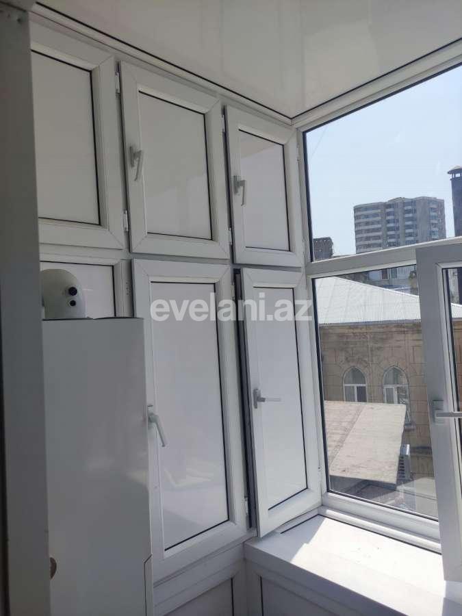 Kirayə verilir, köhnə tikili, 3 otaqlı, 110 m², Elmlər Akademiyası m.