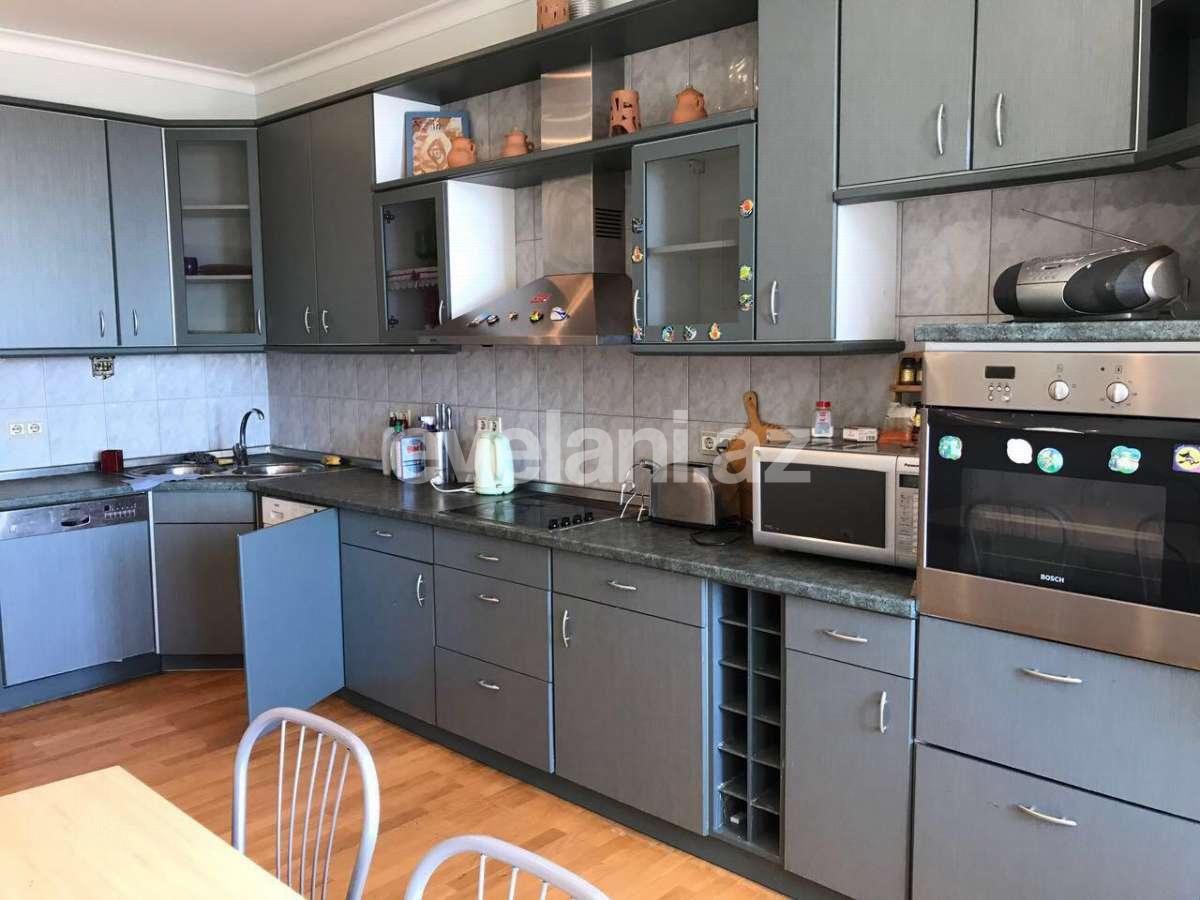 Satılır, yeni tikili, 4 otaqlı, 208 m², 28 may m.