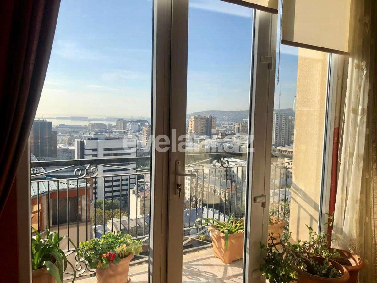Satılır, yeni tikili, 4 otaqlı, 175 m², 28 may m.
