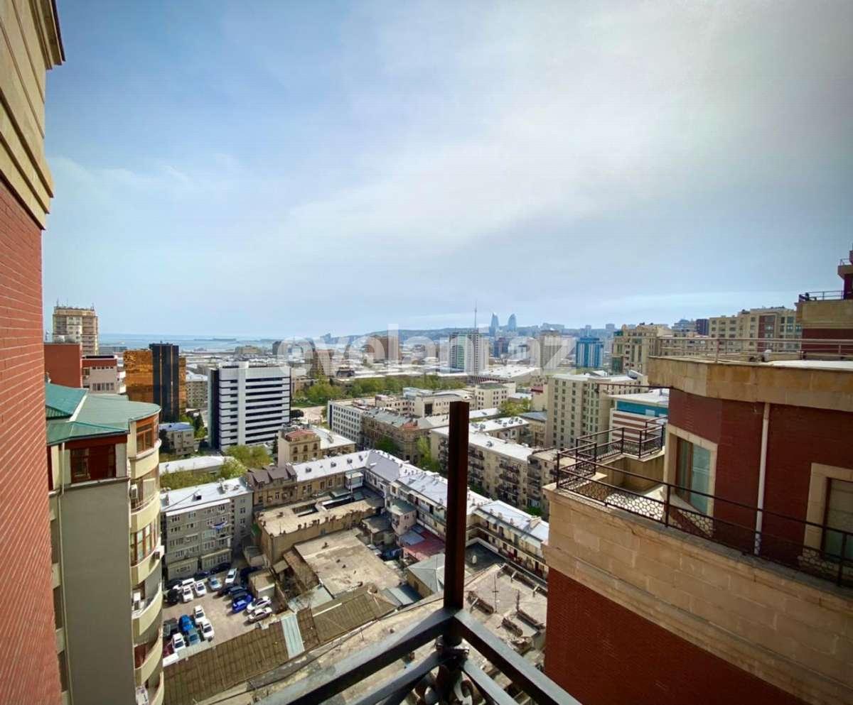 Satılır, yeni tikili, 4 otaqlı, 175 m², 28 may m.