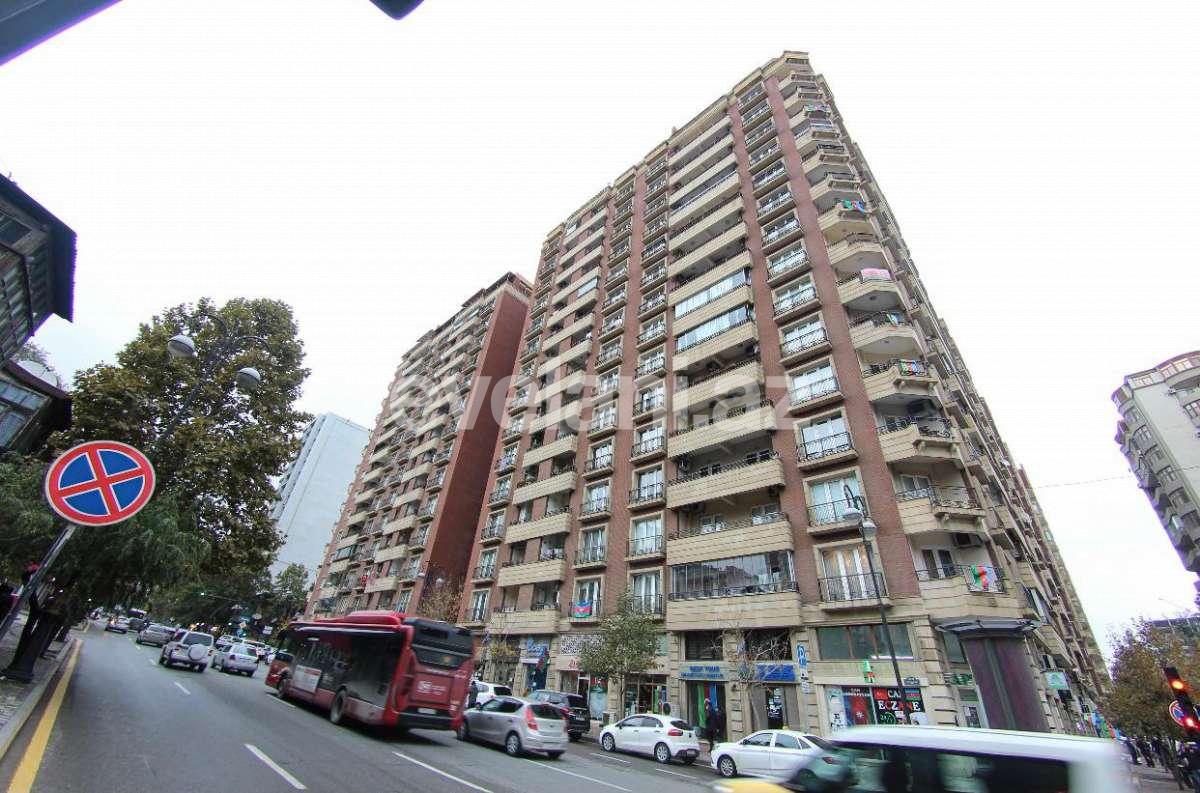 Satılır, yeni tikili, 4 otaqlı, 175 m², 28 may m.