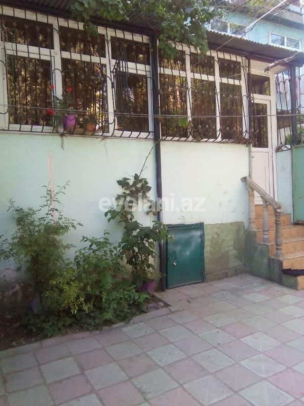 Satılır, köhnə tikili, 3 otaqlı, 70 m², Azadlıq prospekti m.