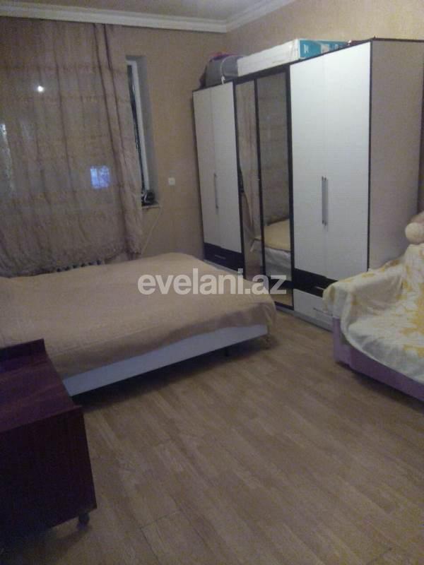 Satılır, köhnə tikili, 3 otaqlı, 70 m², Azadlıq prospekti m.