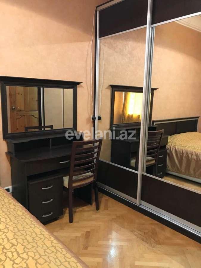 Rent, old building, 3 room, 120 m², Elmlar Akademiyası m.