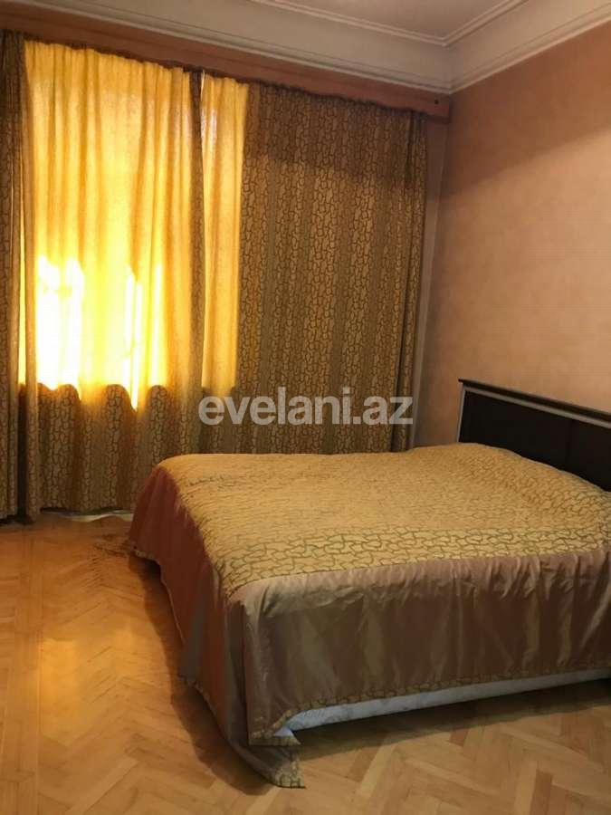 Rent, old building, 3 room, 120 m², Elmlar Akademiyası m.