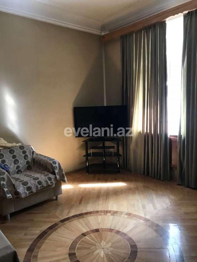 Rent, old building, 3 room, 120 m², Elmlar Akademiyası m.