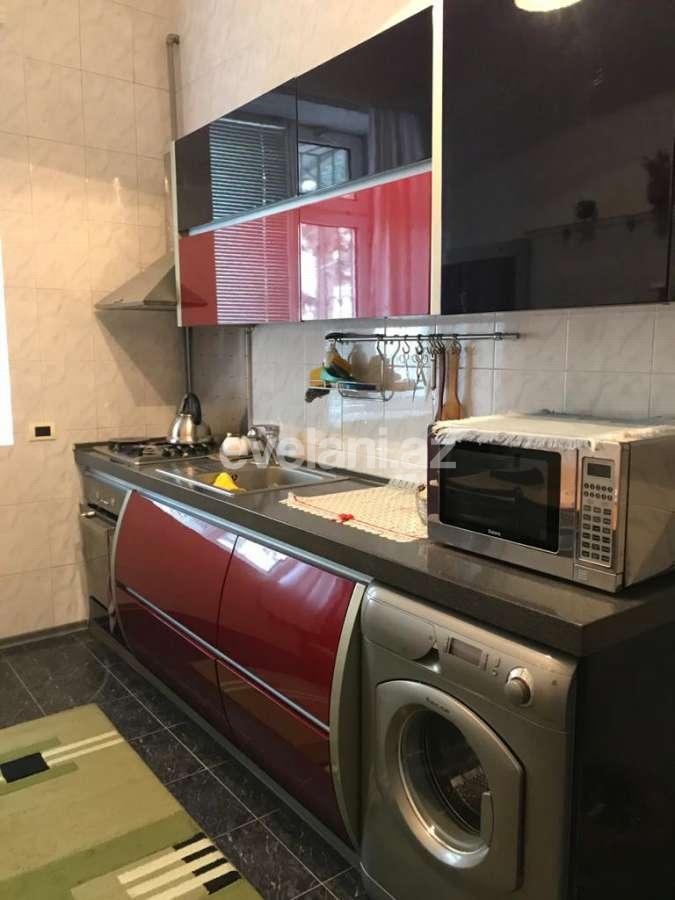 Rent, old building, 3 room, 120 m², Elmlar Akademiyası m.