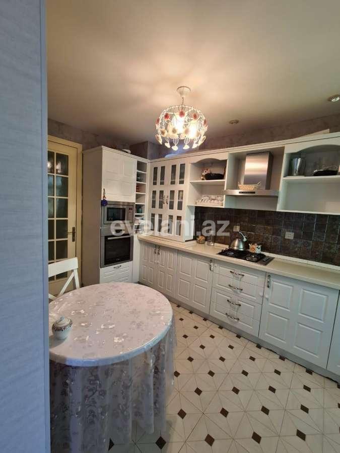 Продаётся, вторичка, 4-комнаты, 100 m², 8 Ноябрь m.