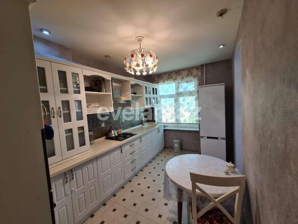 Продаётся, вторичка, 4-комнаты, 100 m², 8 Ноябрь m.