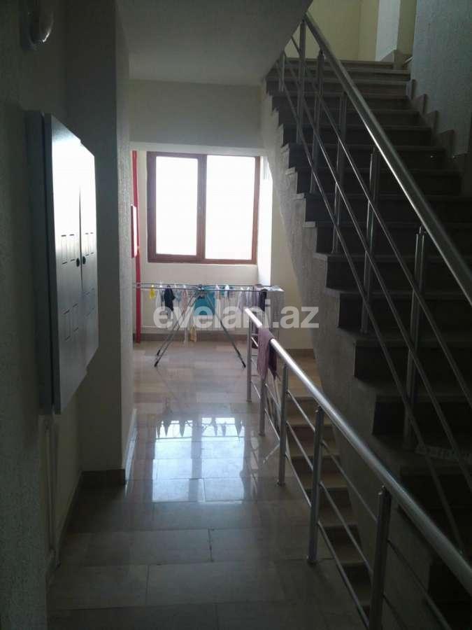 Satılır, köhnə tikili, 3 otaqlı, 90 m², Azadlıq prospekti m.