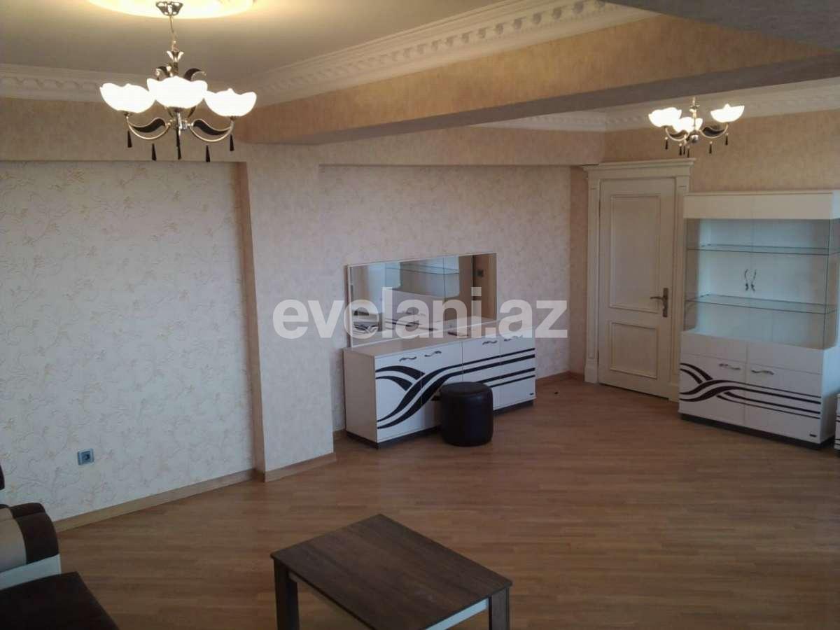 Satılır, köhnə tikili, 3 otaqlı, 90 m², Azadlıq prospekti m.