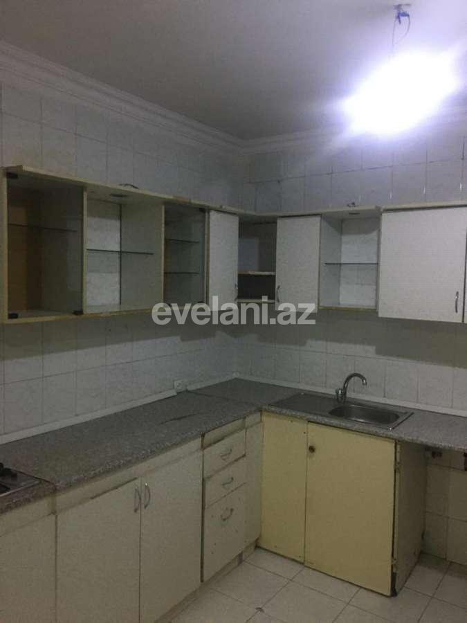 Satılır, köhnə tikili, 3 otaqlı, 65 m², Elmlər Akademiyası m.