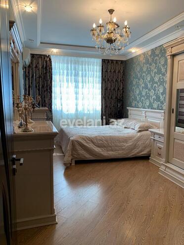 Sale, new building, 3 room, 135 m², Bakikhanov d.