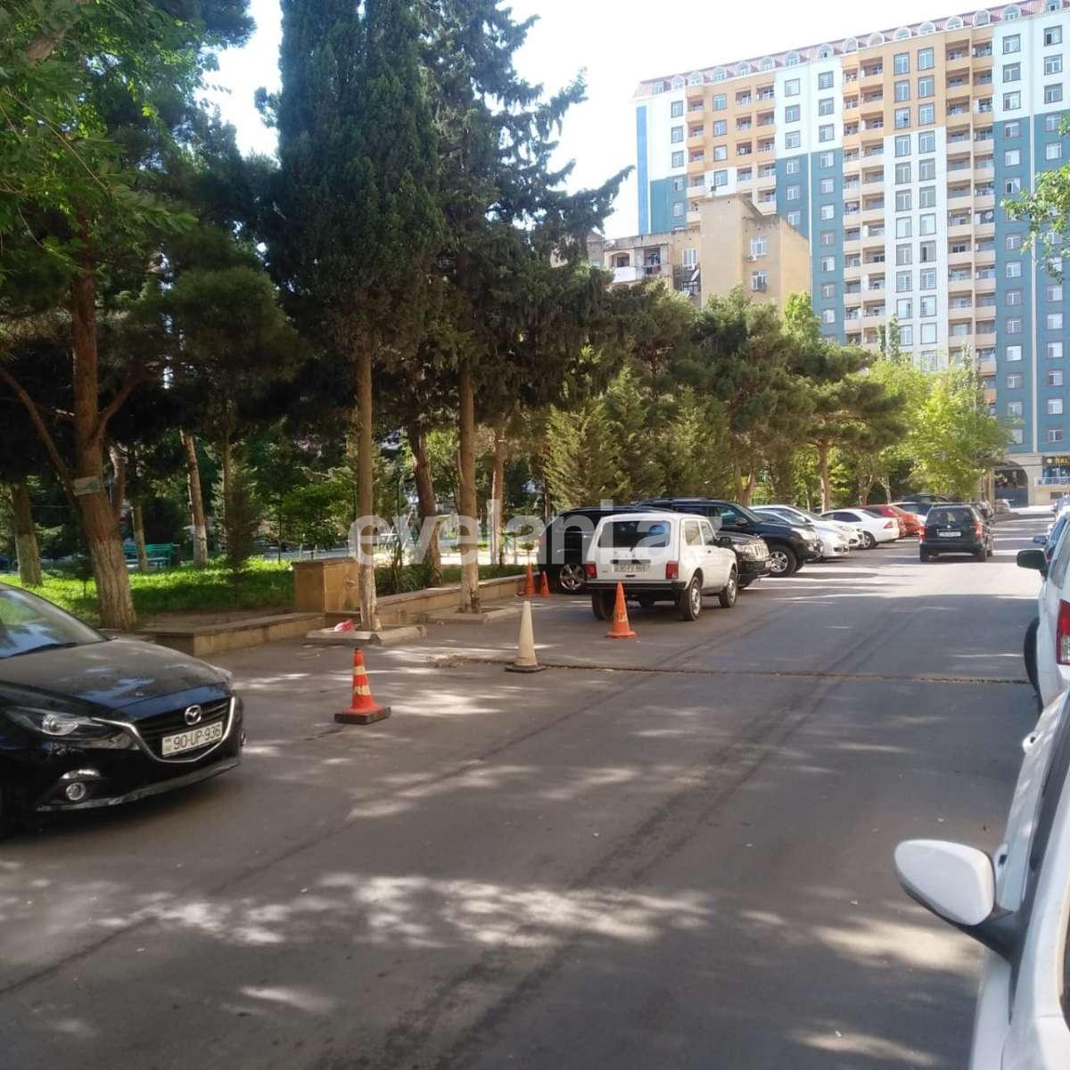 Sale, old building, 3 room, 80 m², Ahmedli m.