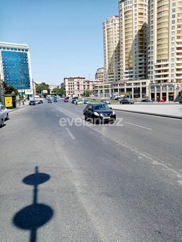 Sale, old building, 2 room, 60 m², Nizami m.