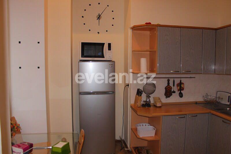 Satılır, köhnə tikili, 3 otaqlı, 127 m², Sahil m.