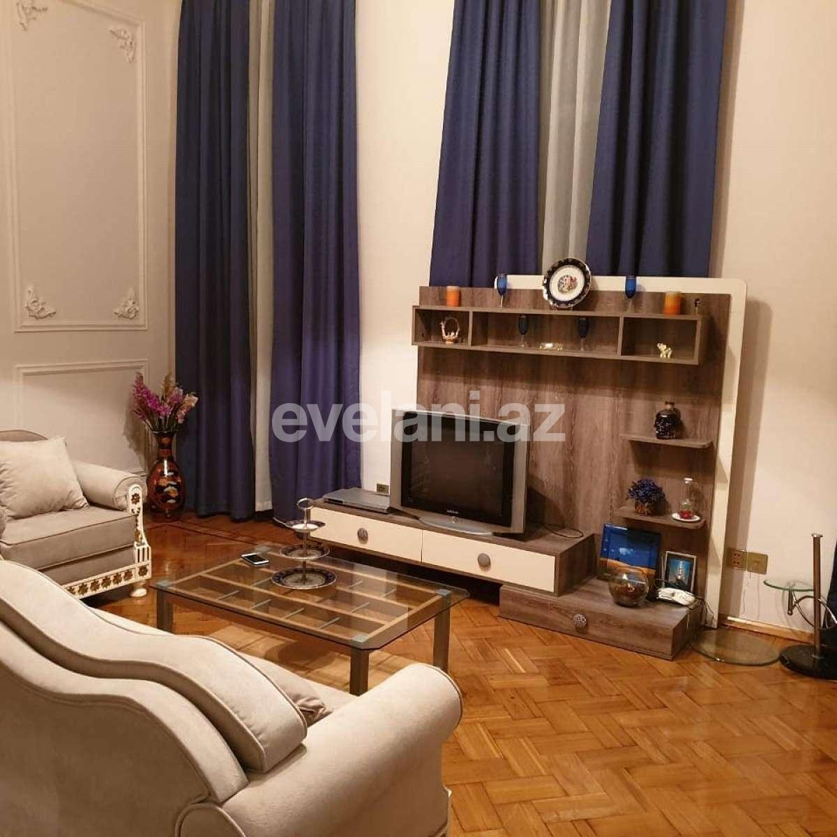 Satılır, köhnə tikili, 3 otaqlı, 127 m², Sahil m.