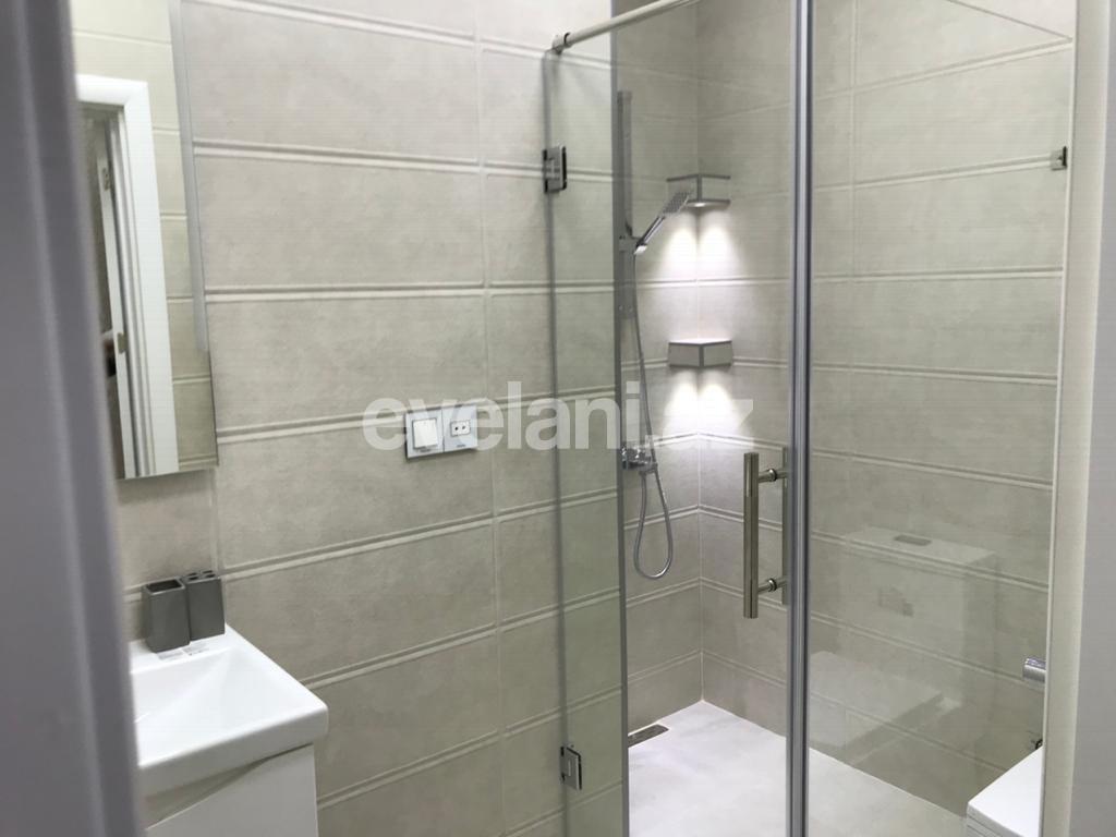 Rent, old building, 2 room, 54 m², Khatai r.