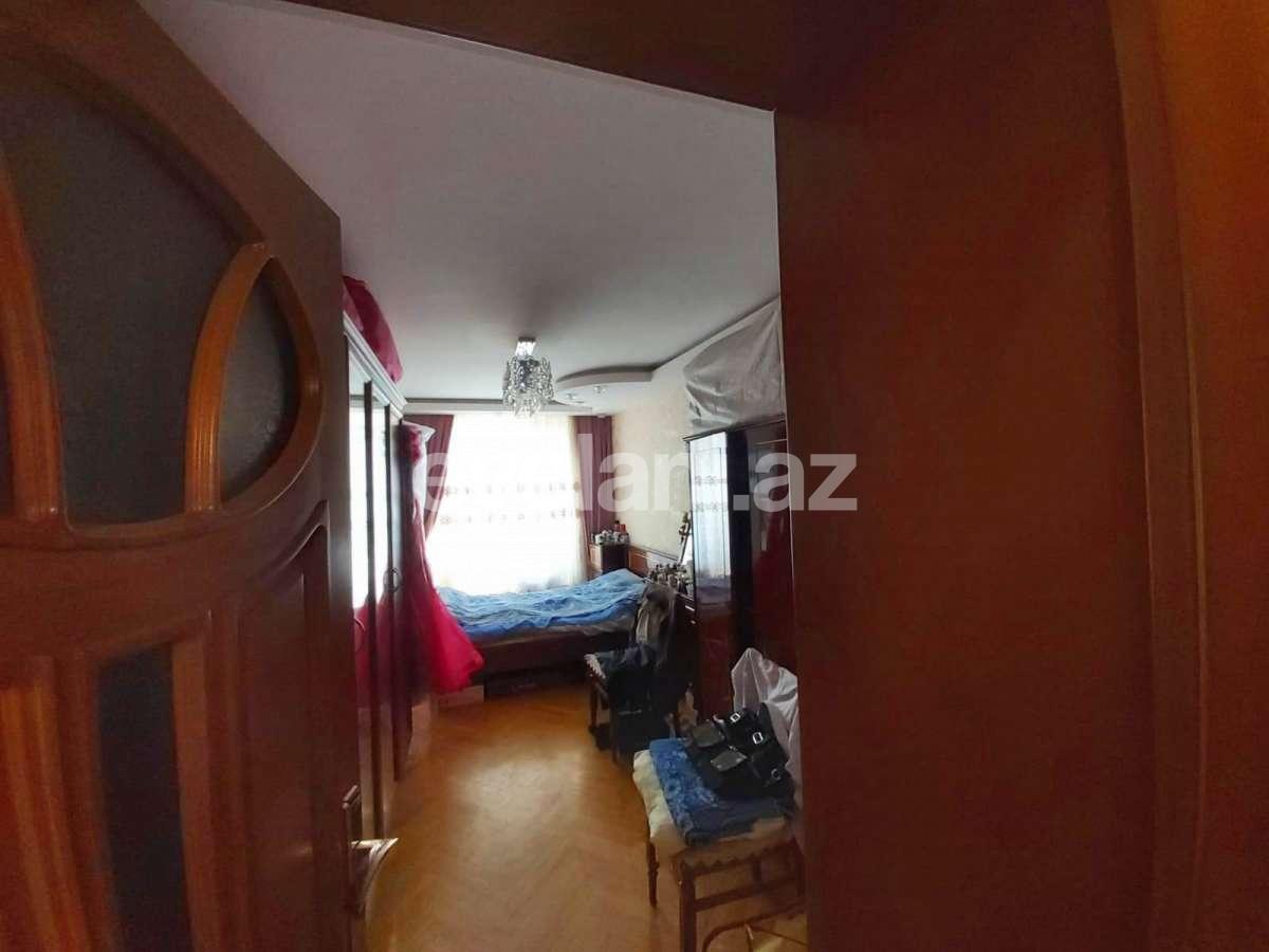 Sale, old building, 3 room, 75 m², Inshaatchilar m.