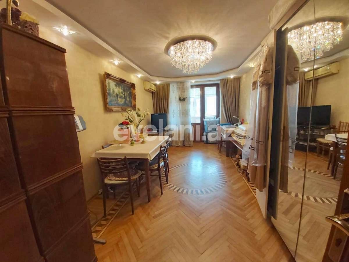 Sale, old building, 3 room, 75 m², Inshaatchilar m.