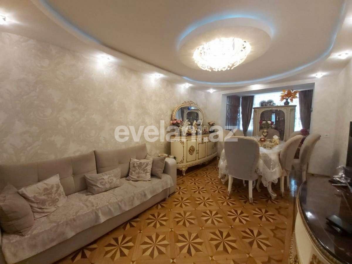 Sale, old building, 3 room, 75 m², Inshaatchilar m.