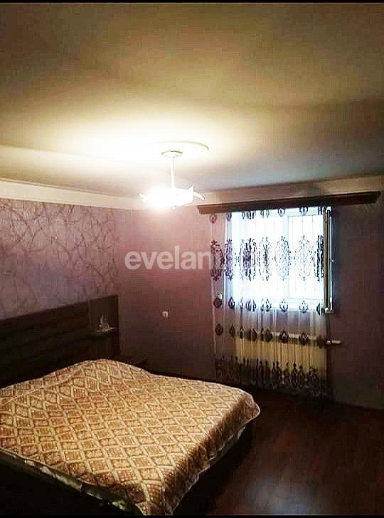 Satılır, həyət evi / bağ, 7 otaqlı, 240 m², Qaraçuxur q.