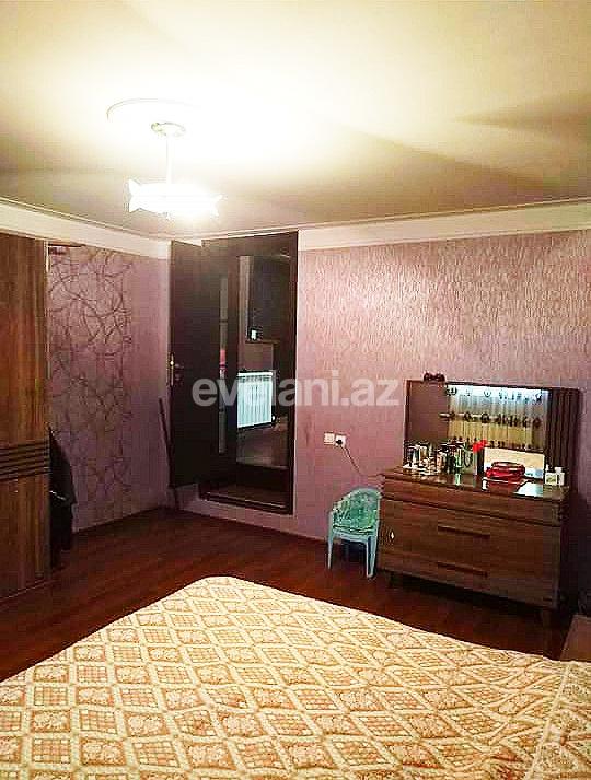 Satılır, həyət evi / bağ, 7 otaqlı, 240 m², Qaraçuxur q.