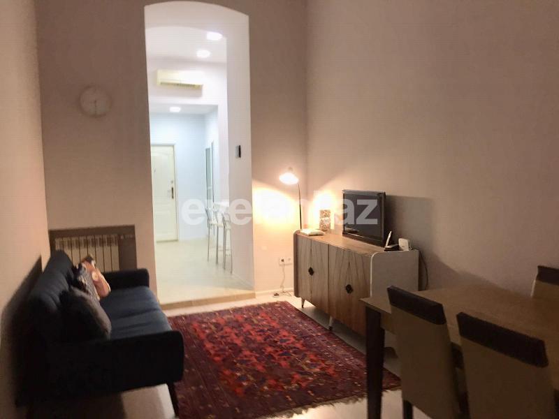 Satılır, köhnə tikili, 2 otaqlı, 42 m², İçəri Şəhər m.