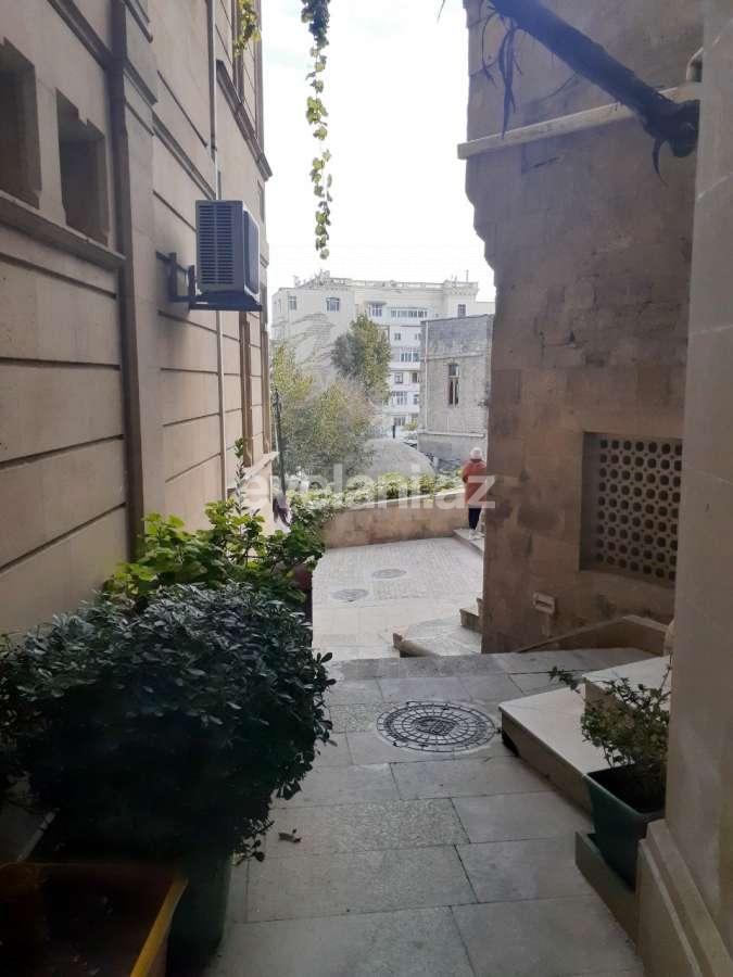 Sale, old building, 2 room, 40 m², Icheri Sheher m.