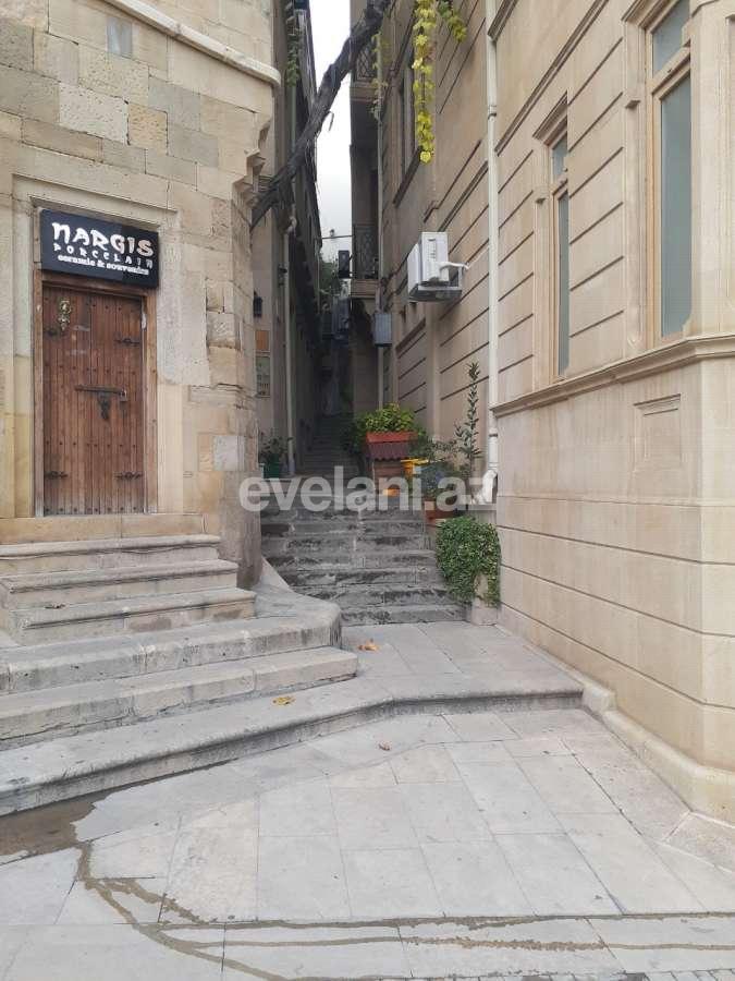 Sale, old building, 2 room, 40 m², Icheri Sheher m.