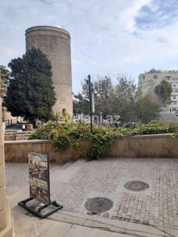 Sale, old building, 2 room, 40 m², Icheri Sheher m.