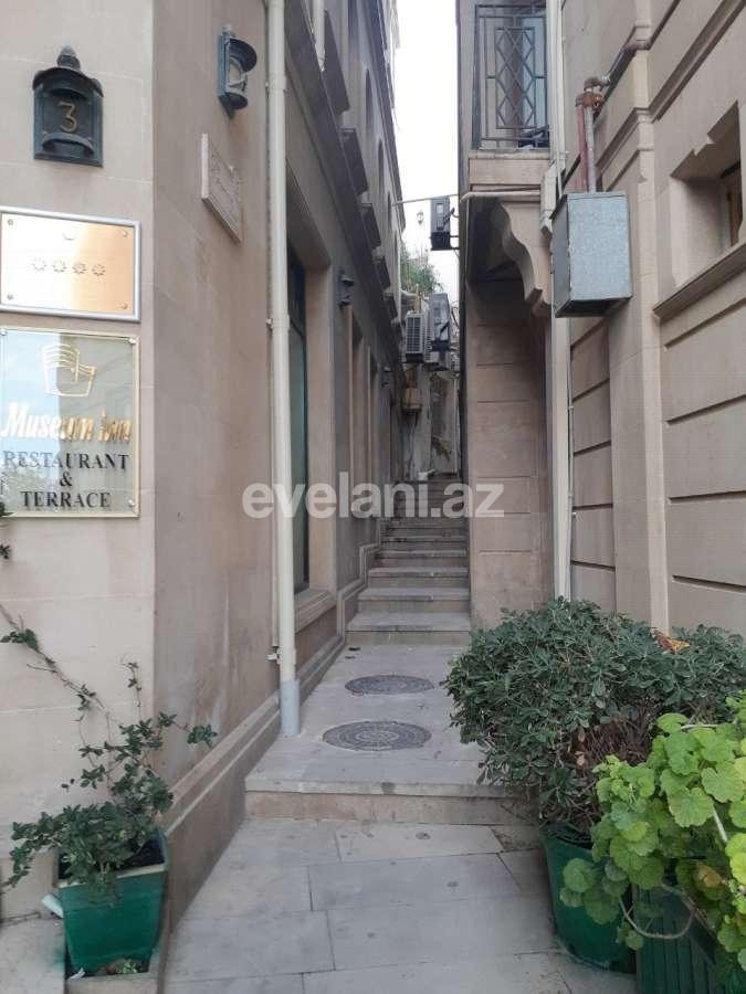 Sale, old building, 2 room, 40 m², Icheri Sheher m.