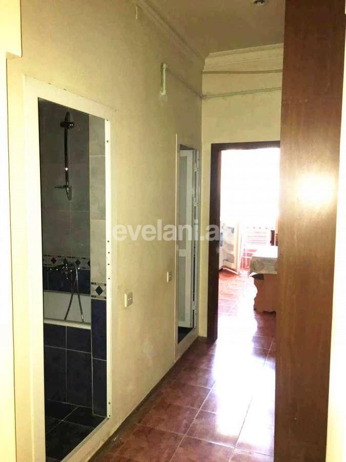 Sale, old building, 2 room, 55 m², Elmlar Akademiyası m.