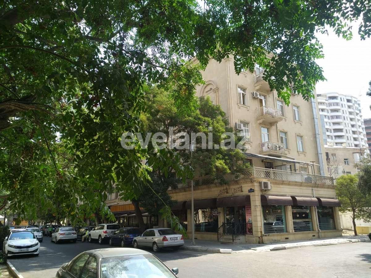 Sale, old building, 2 room, 55 m², Elmlar Akademiyası m.
