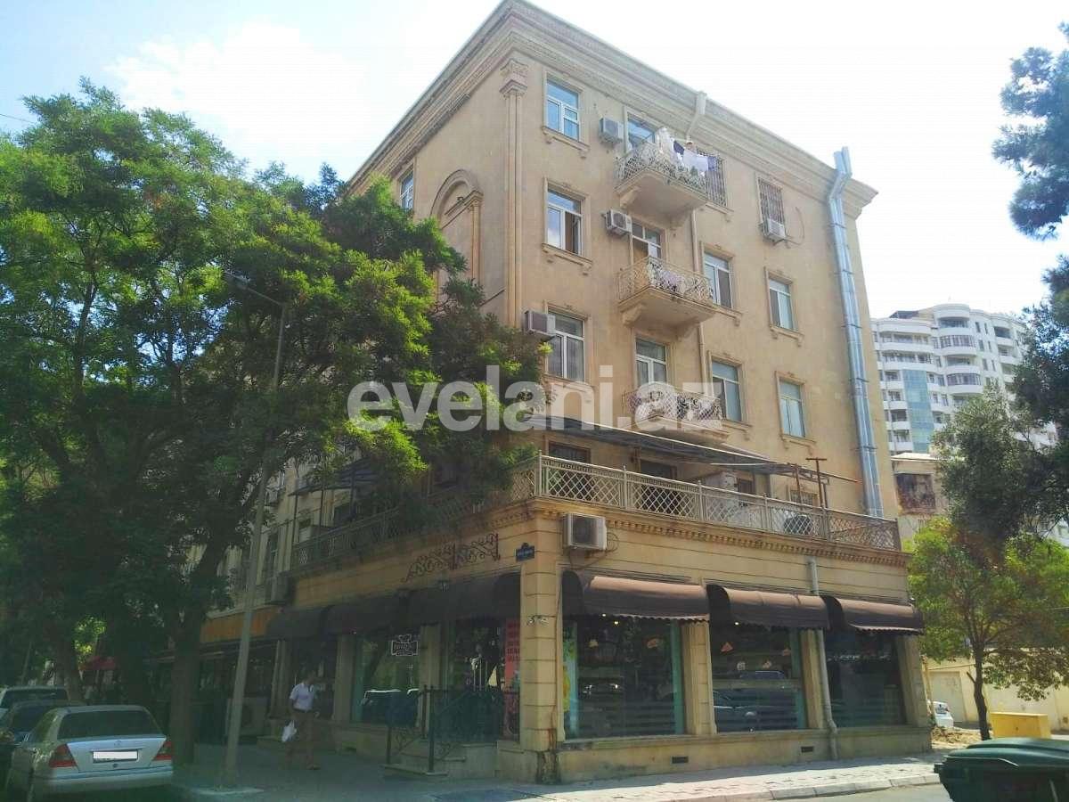 Sale, old building, 2 room, 55 m², Elmlar Akademiyası m.