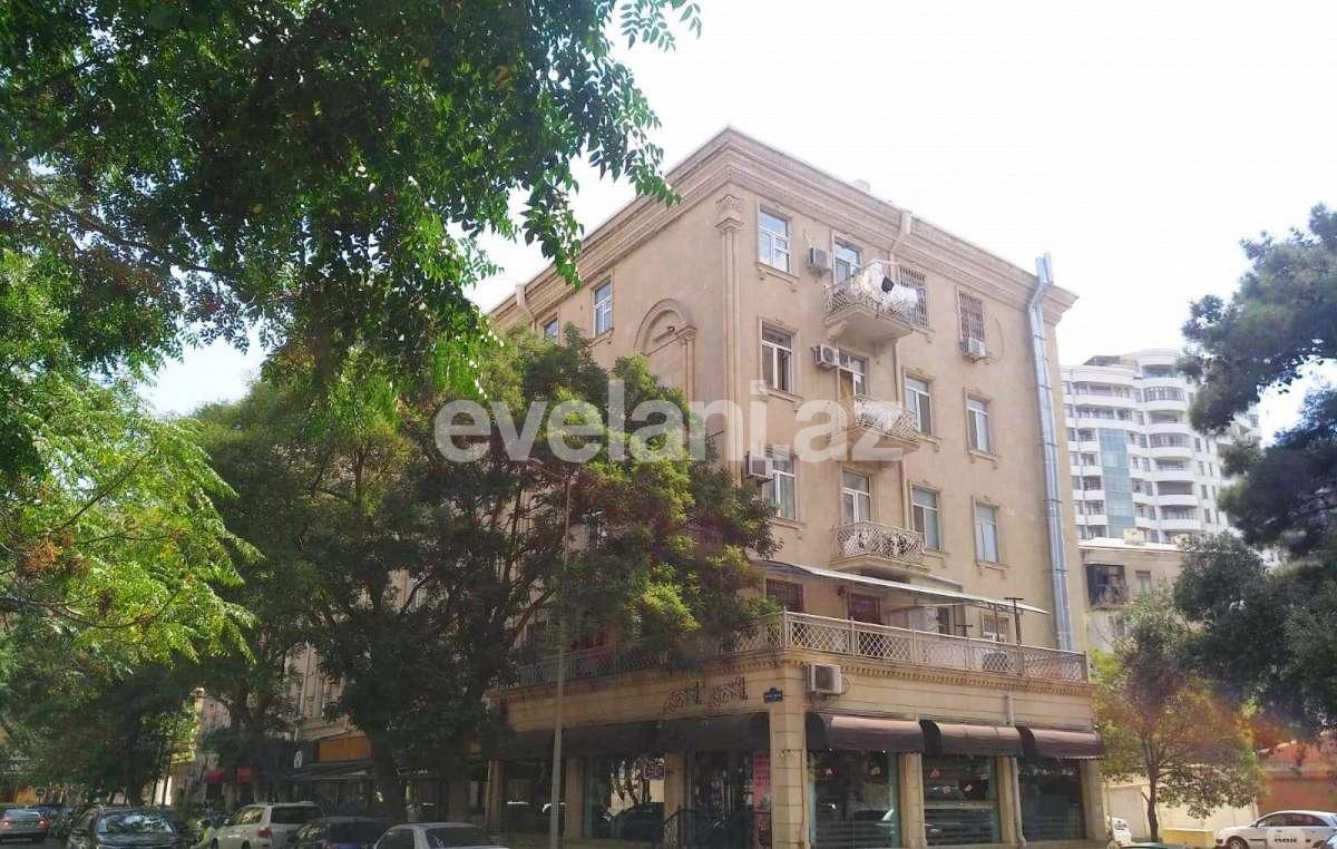 Sale, old building, 2 room, 55 m², Elmlar Akademiyası m.