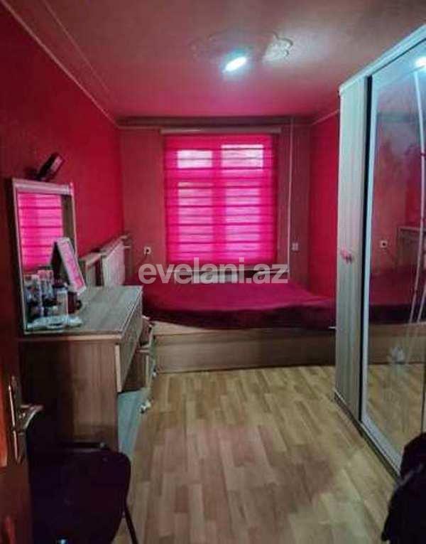 Satılır, köhnə tikili, 3 otaqlı, 70 m², Qara Qarayev m.