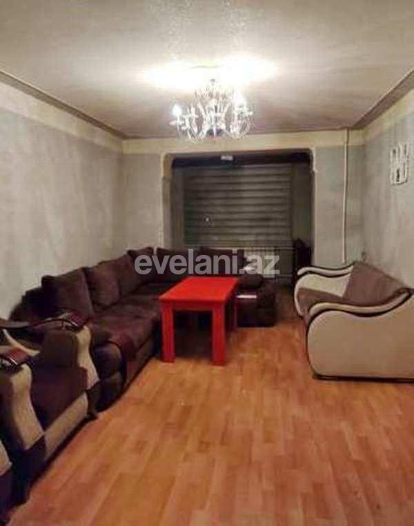 Satılır, köhnə tikili, 3 otaqlı, 70 m², Qara Qarayev m.