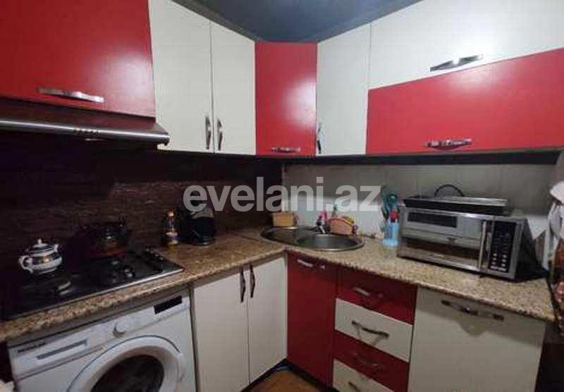 Satılır, köhnə tikili, 3 otaqlı, 70 m², Qara Qarayev m.