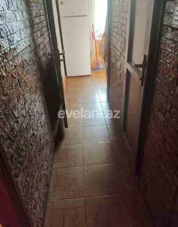 Satılır, köhnə tikili, 3 otaqlı, 70 m², Qara Qarayev m.