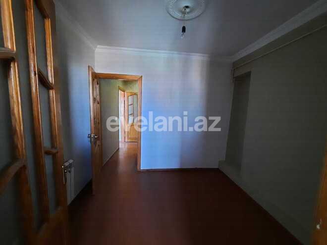 Satılır, köhnə tikili, 2 otaqlı, 40 m², Azadlıq prospekti m.