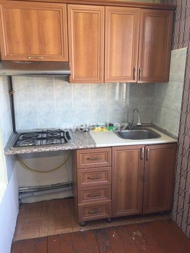 Satılır, köhnə tikili, 2 otaqlı, 40 m², Azadlıq prospekti m.