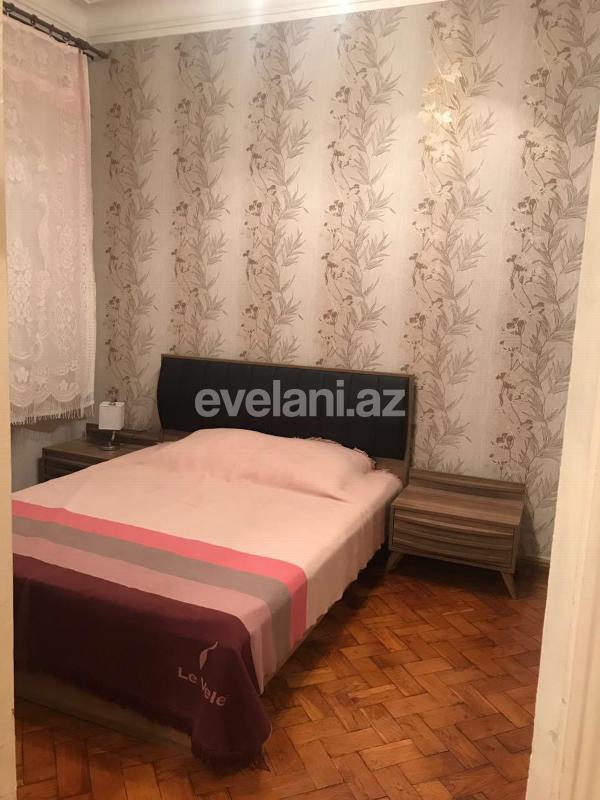 Sale, old building, 3 room, 75 m², Sahil m.