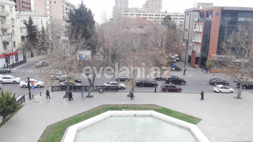 Satılır, köhnə tikili, 7 otaqlı, 200 m², 28 may m.