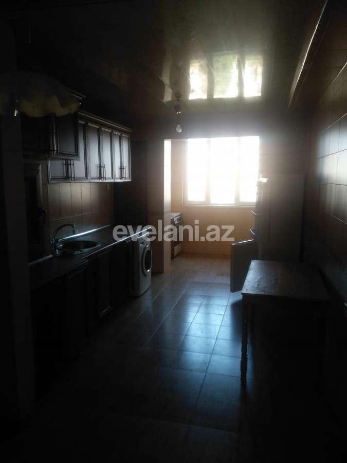 Sale, old building, 3 room, 80 m², 20 yanvar m.
