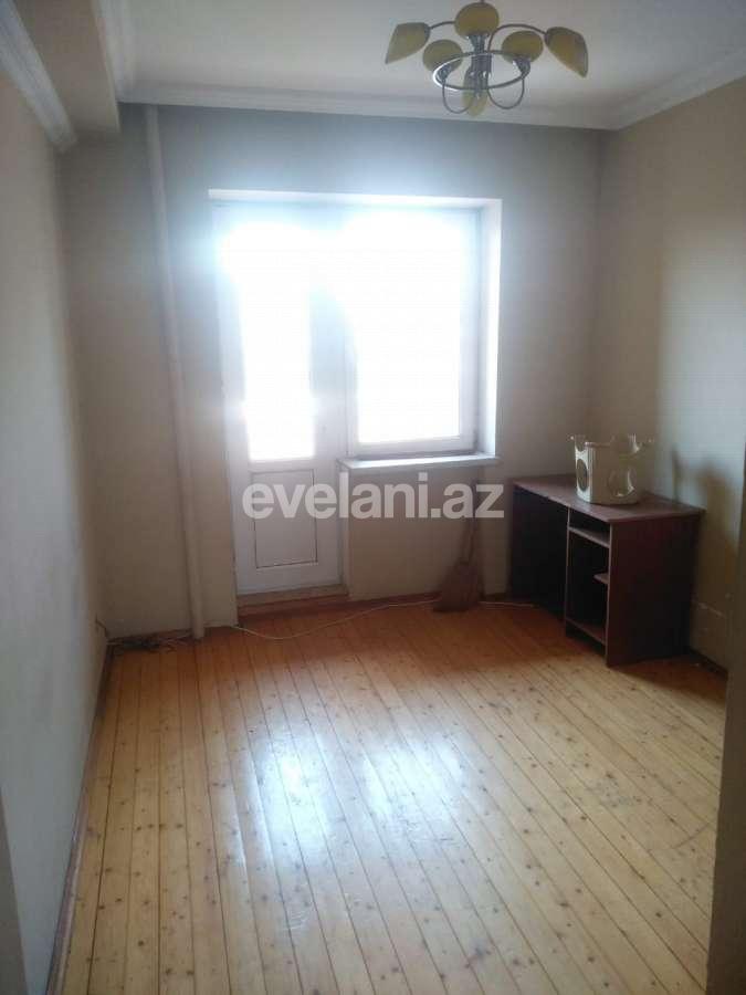 Sale, old building, 3 room, 80 m², 20 yanvar m.