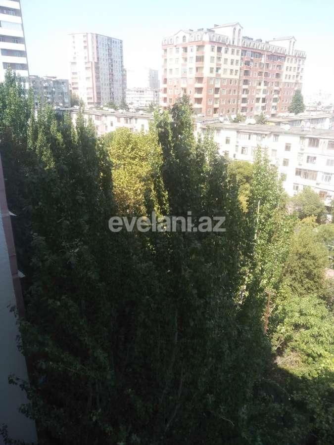 Sale, old building, 3 room, 80 m², 20 yanvar m.