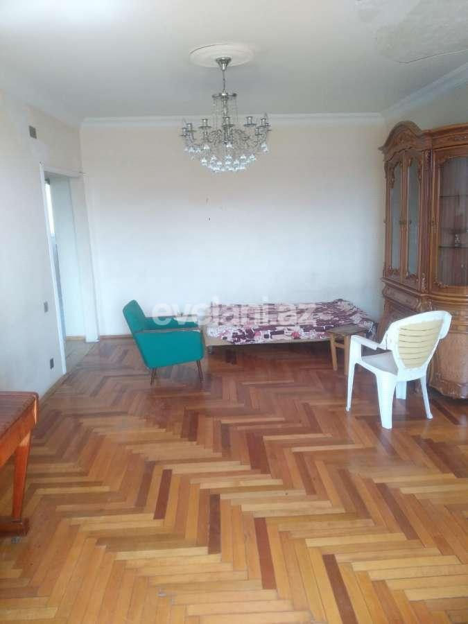 Sale, old building, 3 room, 80 m², 20 yanvar m.
