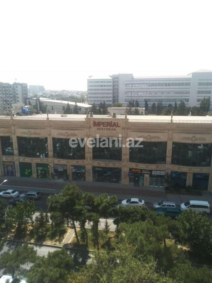 Sale, old building, 3 room, 80 m², 20 yanvar m.